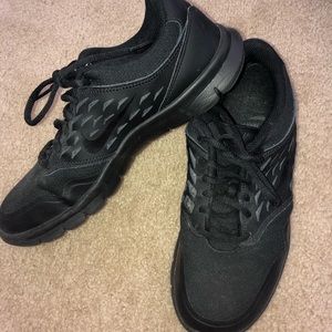 BLACK NIKE WORK SHOES- WOMEN’S 8
